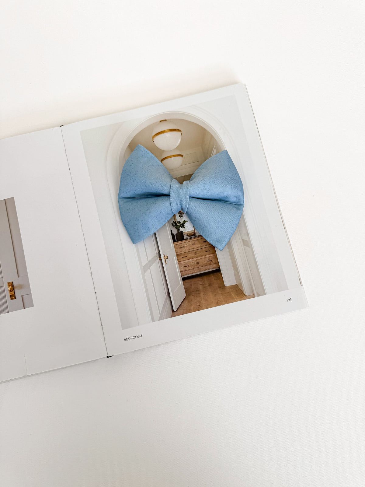 Laine Bow